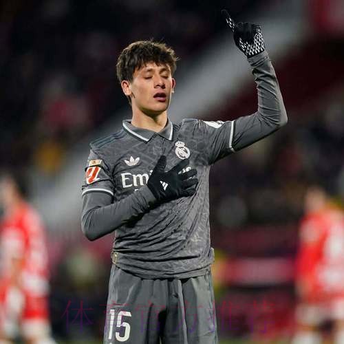 居莱尔100%成功率完成60次传球 上一位是克罗斯 居莱尔100%成功率完成60次传球 上一位是克罗斯